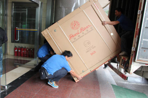 巴楚钢琴贵重工艺品无忧运